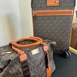 Michael Kors Travel set